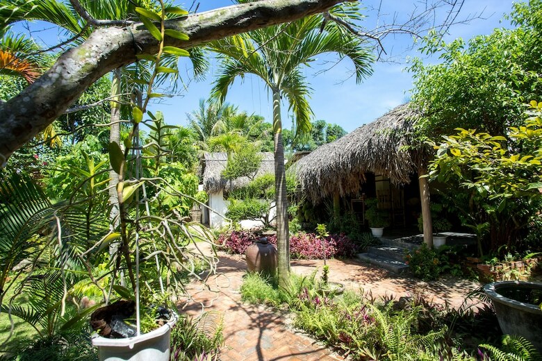 Bed & Breakfast Red Flower Cottages Homestay