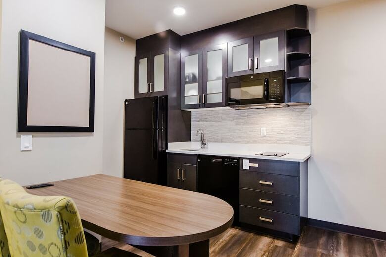 Hotel Candlewood Suites West Edmonton - Mall Area