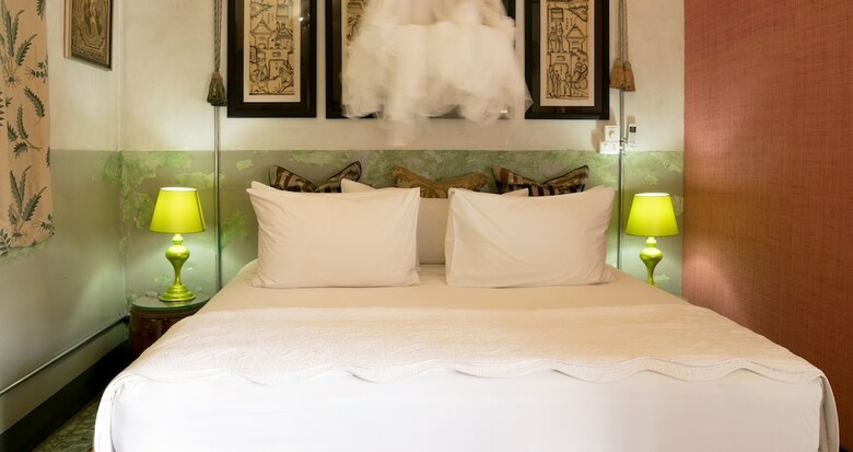 Hotel Bric-�-brac