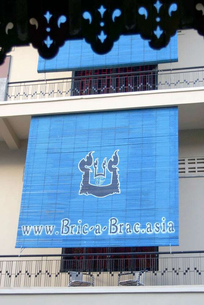 Hotel Bric-�-brac