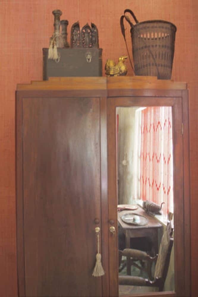 Hotel Bric-�-brac