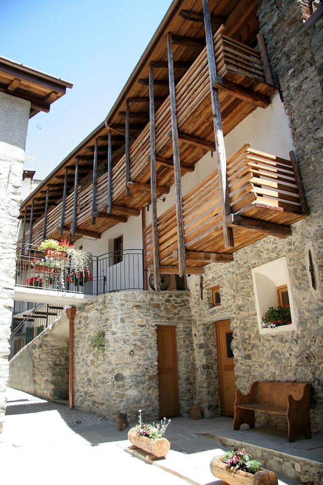 Hostal Ostello Del Castello Tirano