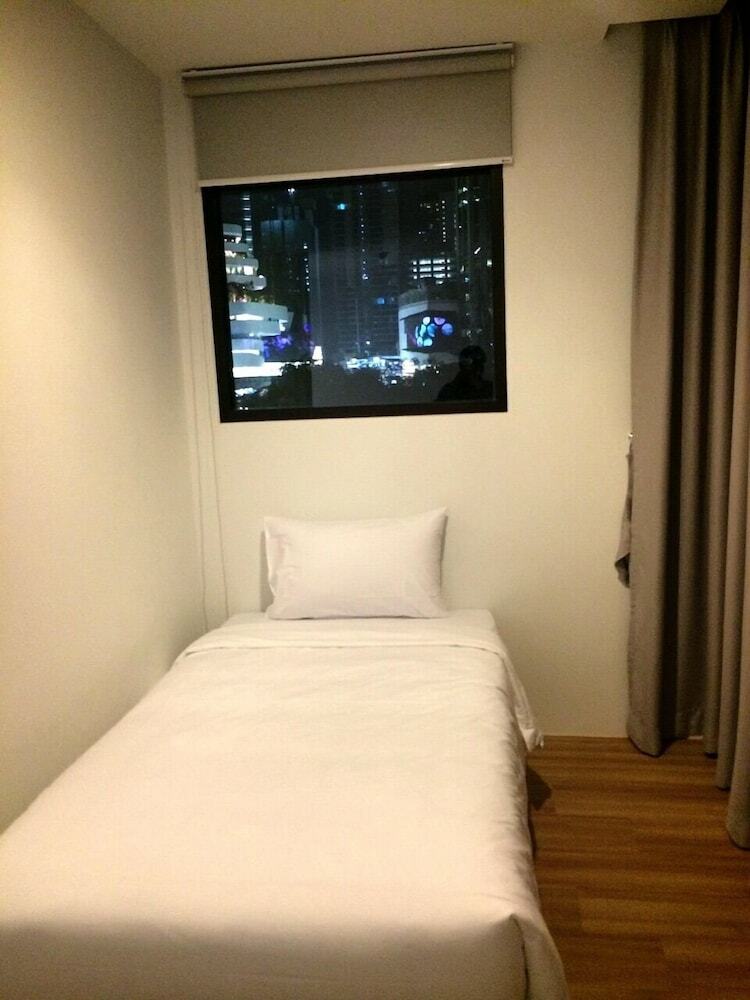 Hostal Rezt Bangkok - Hostel