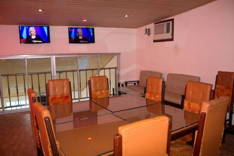 Springpark Yaad Hotel