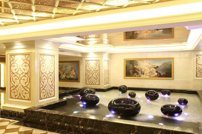 Royal Mediterranean Hotel