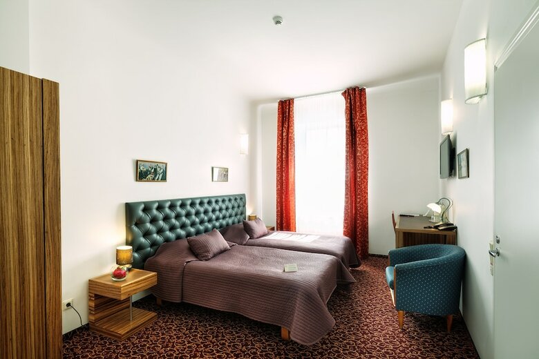 City Hotel Teater