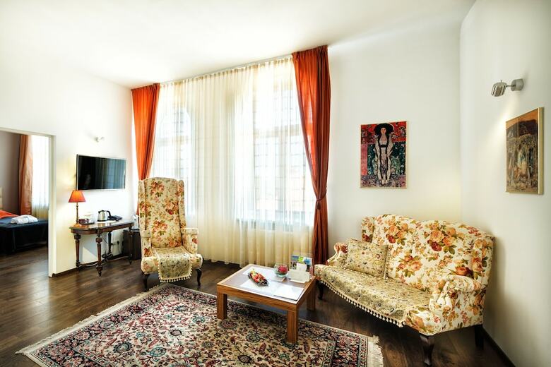 City Hotel Teater