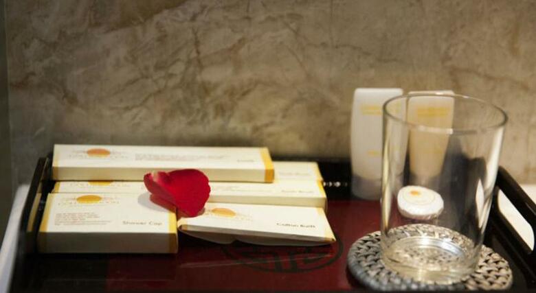 Golden Moon Suite Hotel