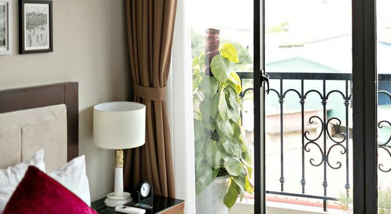 Golden Moon Suite Hotel