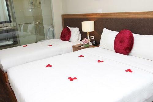 Golden Moon Suite Hotel