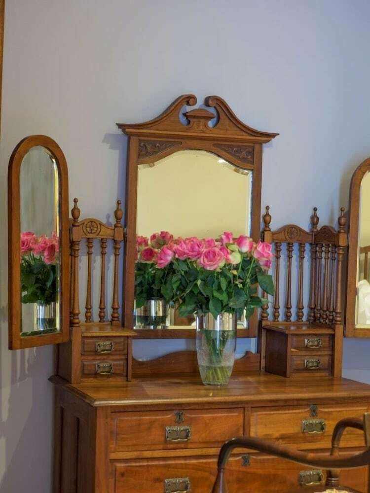 Madison Manor Boutique Hotel