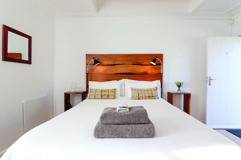 Hotel Whispering Oaks