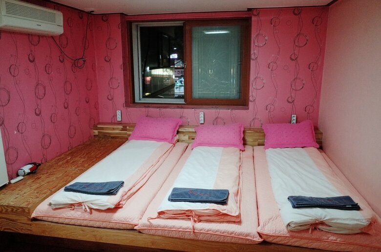 Hostal Bong Backpackers