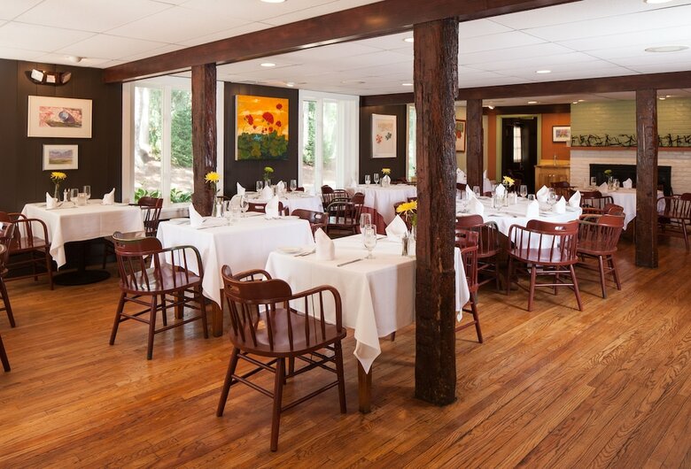 Hotel New Harmony Inn Resort And Conference Center