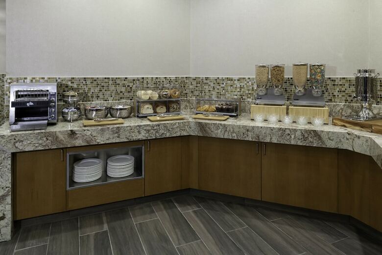 Hotel Doubletree By Hilton Kansas City - Overland Park