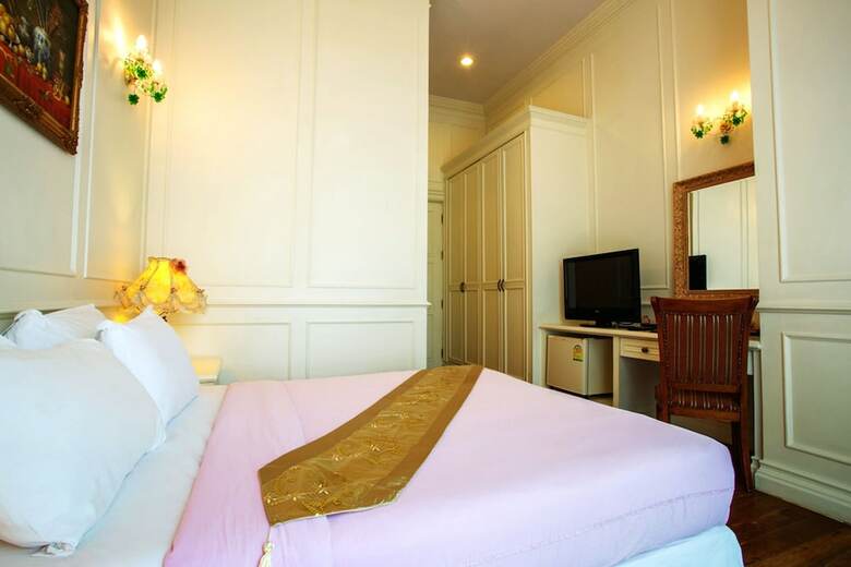 Chateau De Khaoyai Hotel & Resort