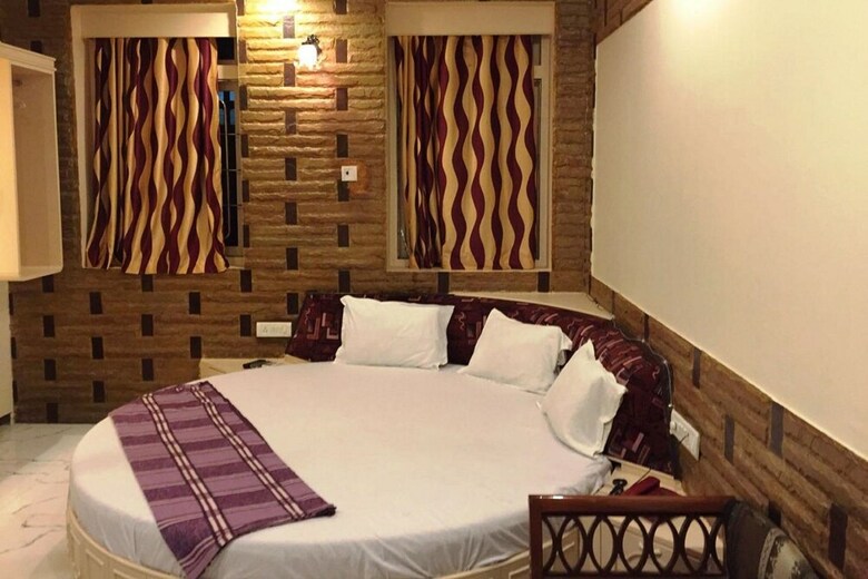 Hotel Blue Bird Colaba