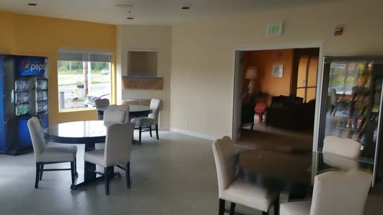 Hotel Orca Inn Suites