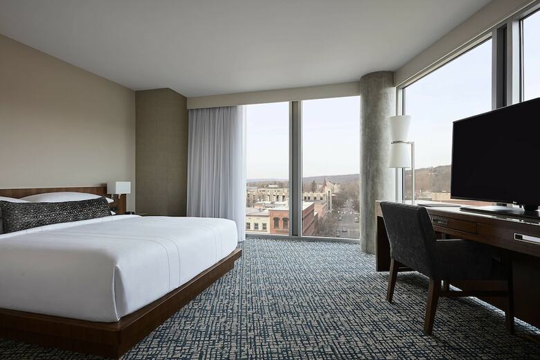 Hotel Ithaca Marriott Downtown On The Commons