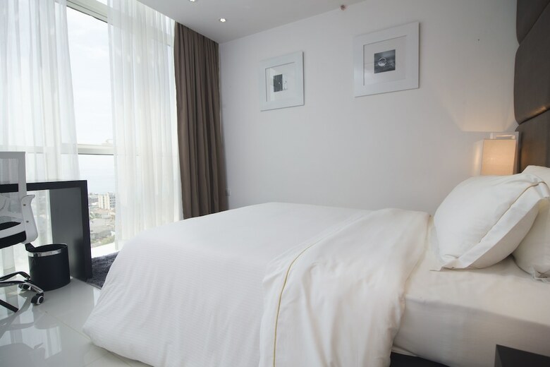 Aparthotel Platinum One Suites