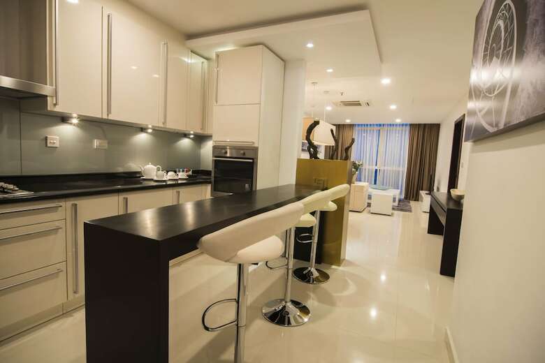 Aparthotel Platinum One Suites