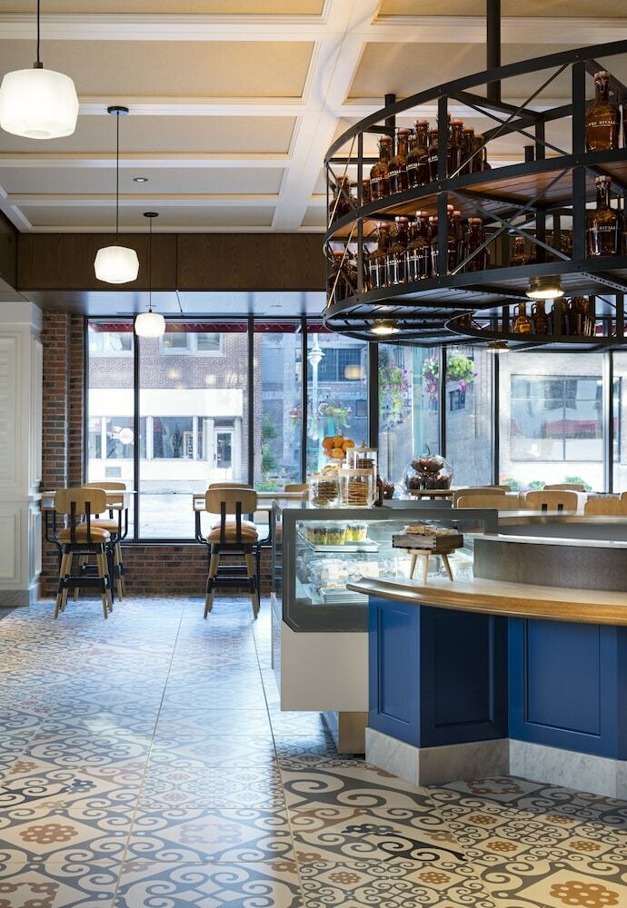 Kimpton Journeyman Hotel