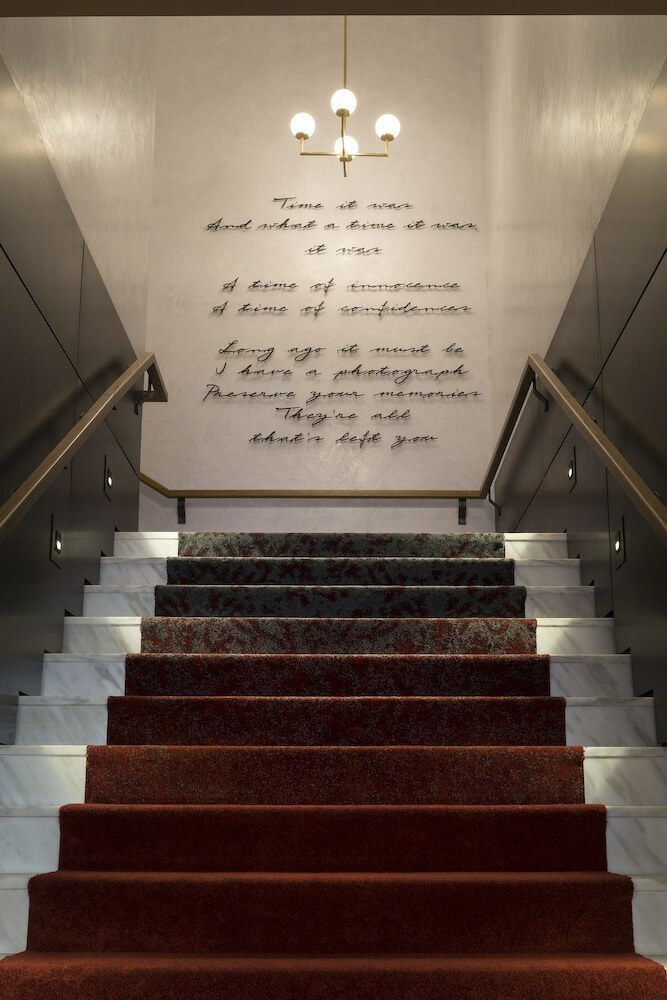 Kimpton Journeyman Hotel