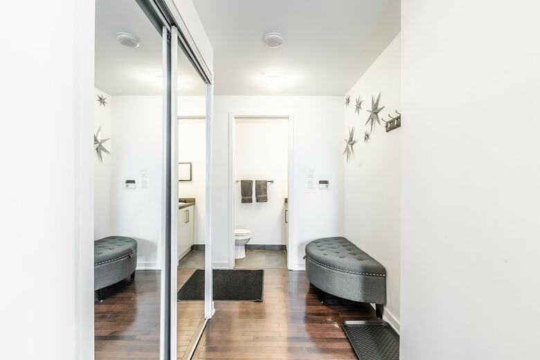 Aoc Suites - High-rise Condo - Cn Tower / Lake View