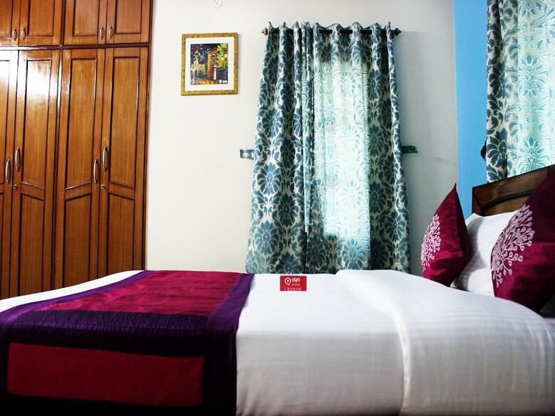 Hotel Oyo 2916 Apartment Queen's Castle