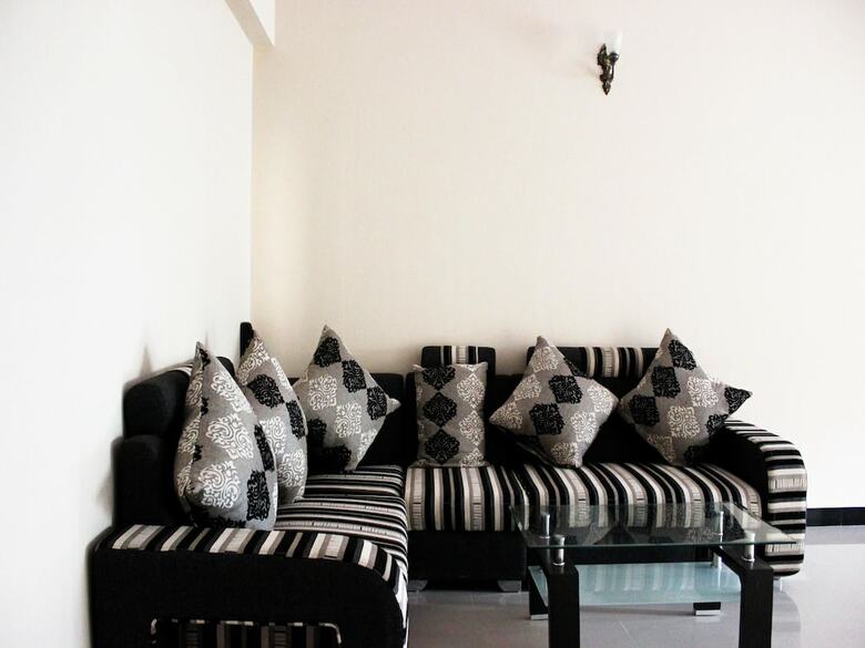 Hotel Oyo 2916 Apartment Queen's Castle
