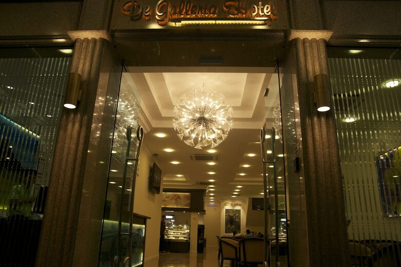 De Galleria Hotel