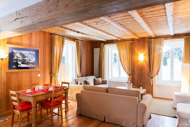 Bed & Breakfast Maloja Club House