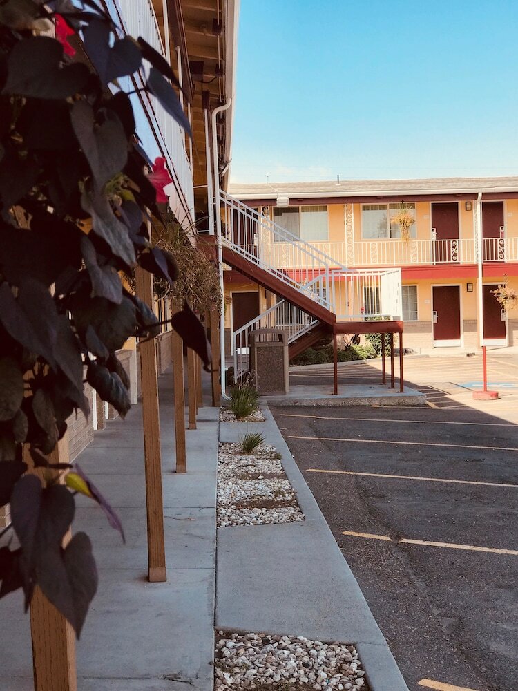 Motel Super 8 By Wyndham Ontario