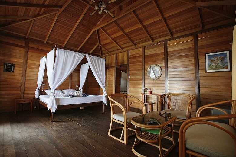 Hotel Onong Resort