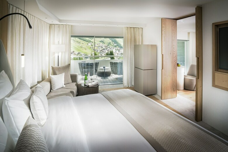 7132 Hotel
