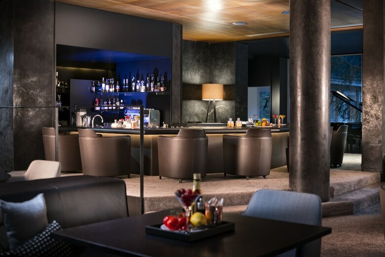7132 Hotel