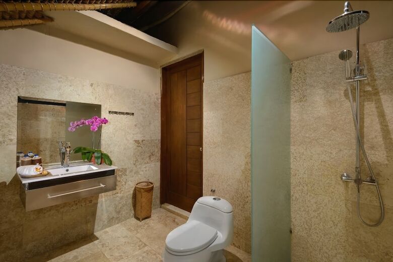 Balangan Beach Villa