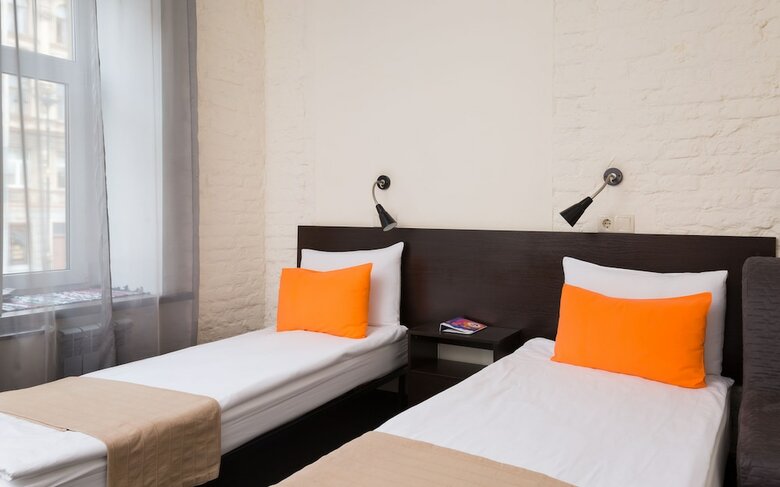 Station Hotel M19