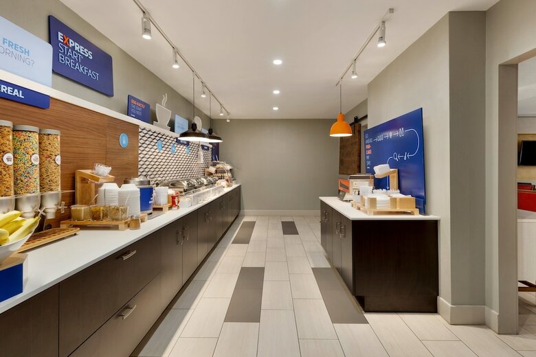 Hotel Holiday Inn Express & Suites Shawnee