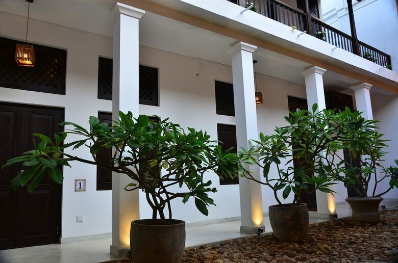 Hotel 56 By Deco (managed By Deco On 44)