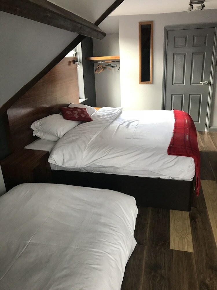 Bennetts Hotel