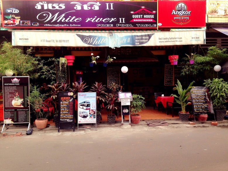 Hotel White River II Hostel