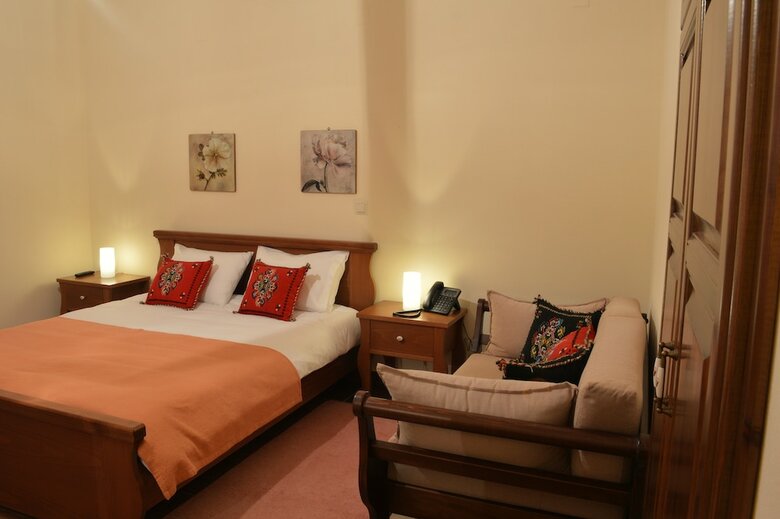 Lakmos Hotel