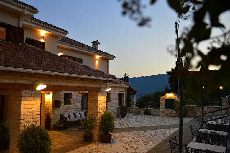 Lakmos Hotel