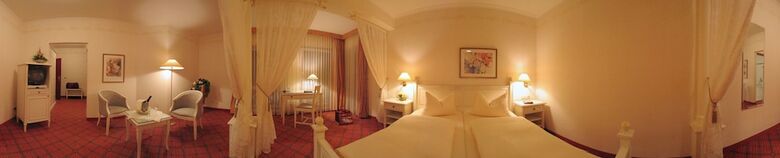 Schlo�-hotel Petry