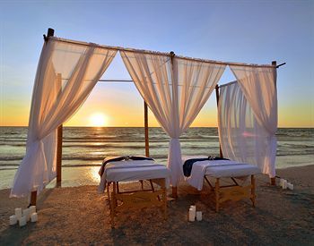 Hotel Don Cesar Beach Resort