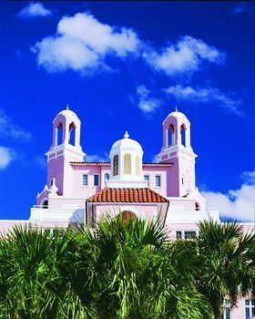 Hotel Don Cesar Beach Resort