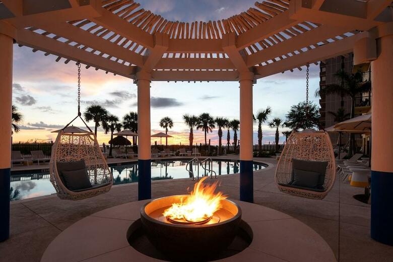 Hotel Sirata Beach Resort