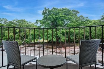 Hotel Castle Hilo Hawaiian