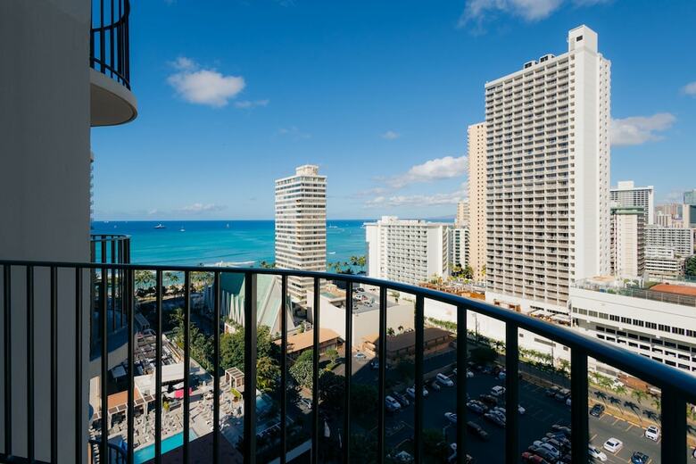 Hotel Waikiki Beach Marriott Resort & Spa